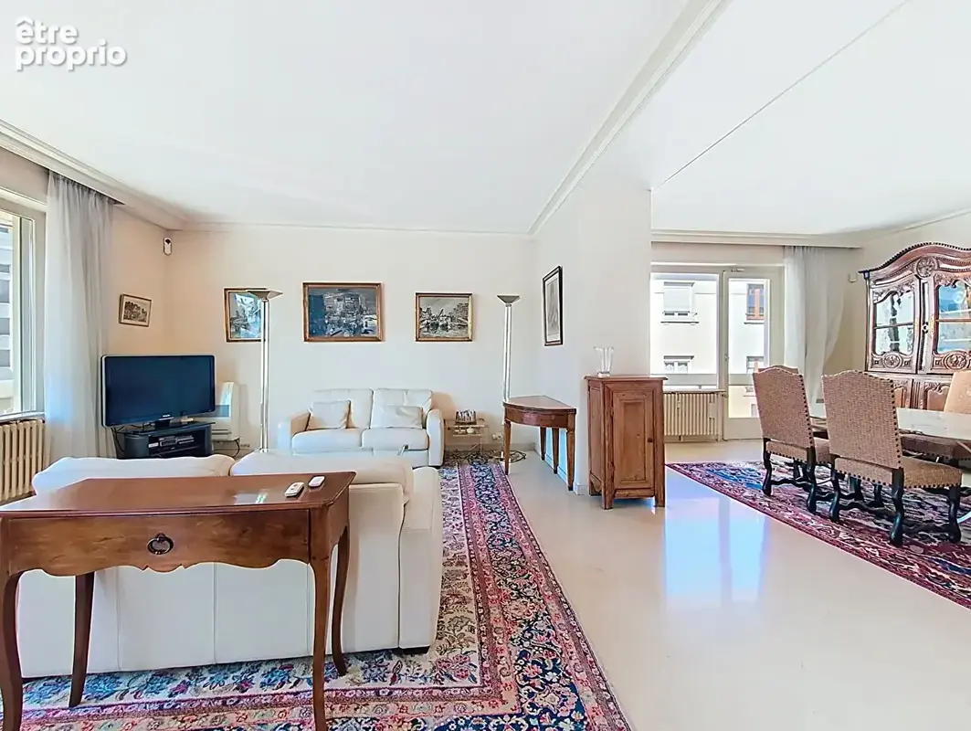 LYON 6 ème Rare à la vente - Superbe T7 - 191 m² résidence prisée - 4 chambres (possible 5 / 6 chambres) - photo 2