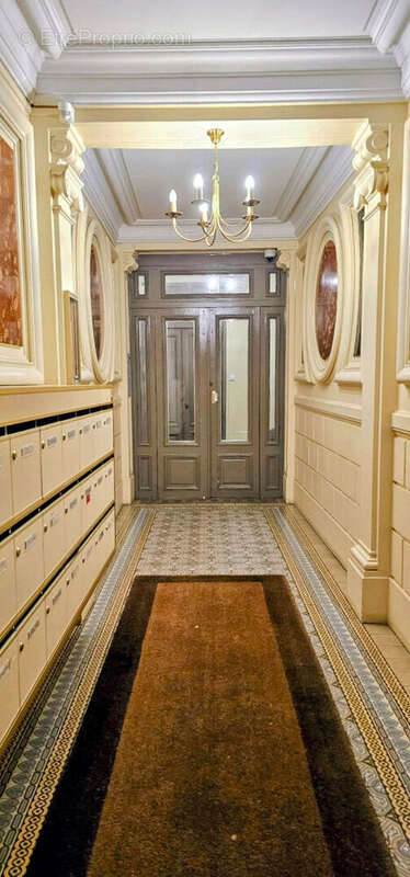 Appartement à NEUILLY-SUR-SEINE