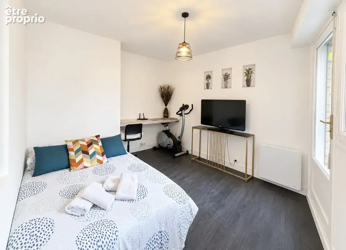AVIGNON INTRA-MUROS - Appartement T3 avec une belle terrasse - photo 6