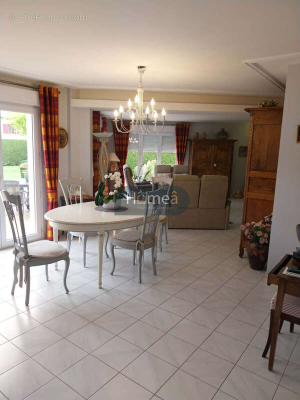 Maison à NEUFCHATEL-EN-BRAY
