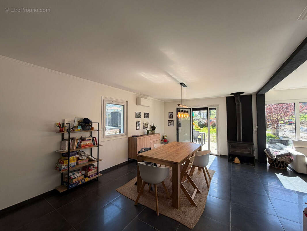 Maison 104 m² à Cervens  - photo 4