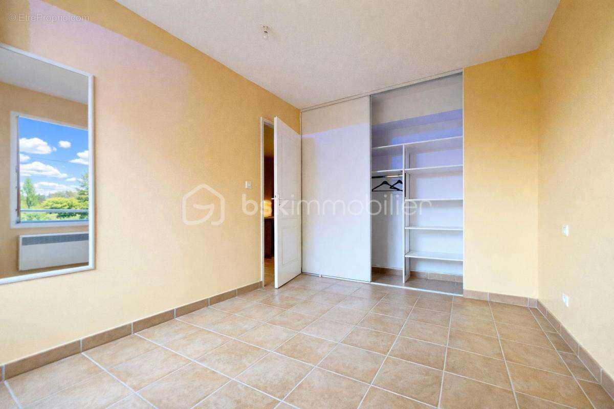 Appartement à SAINT-GENIS-LAVAL