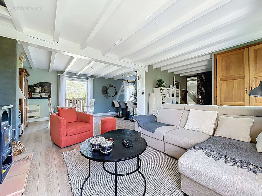 Maison à BRUGUIERES