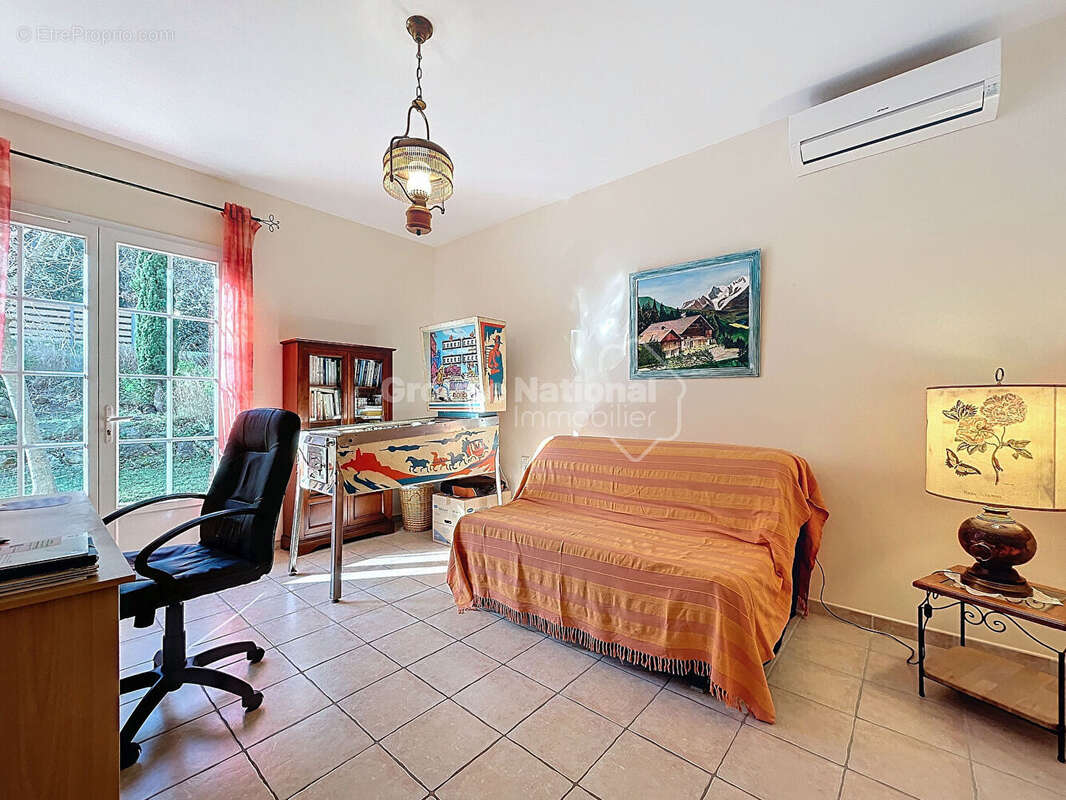 Maison à SAINT-RESTITUT