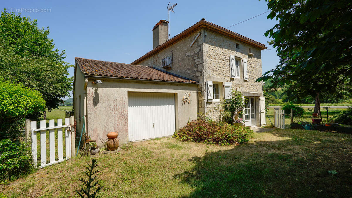 Maison à BAGAT-EN-QUERCY
