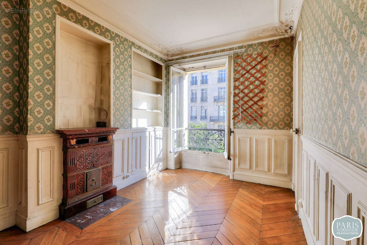 Appartement à PARIS-17E