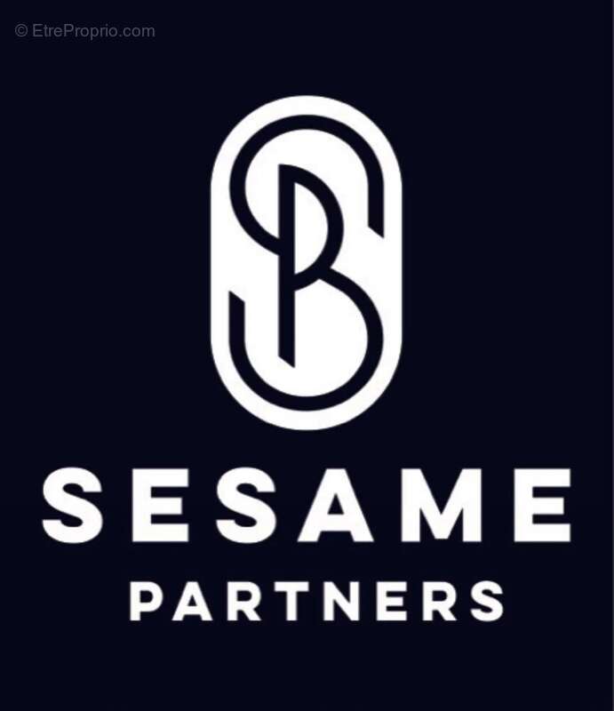 Parking à PARIS-17E