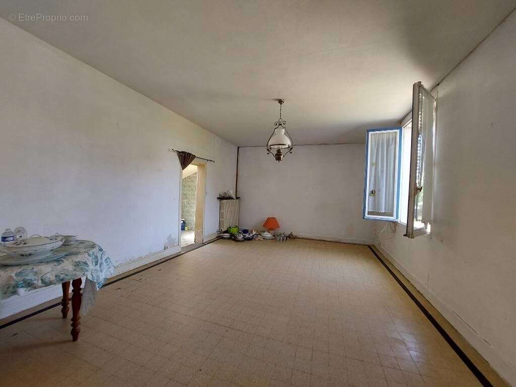 Maison à JULLOUVILLE