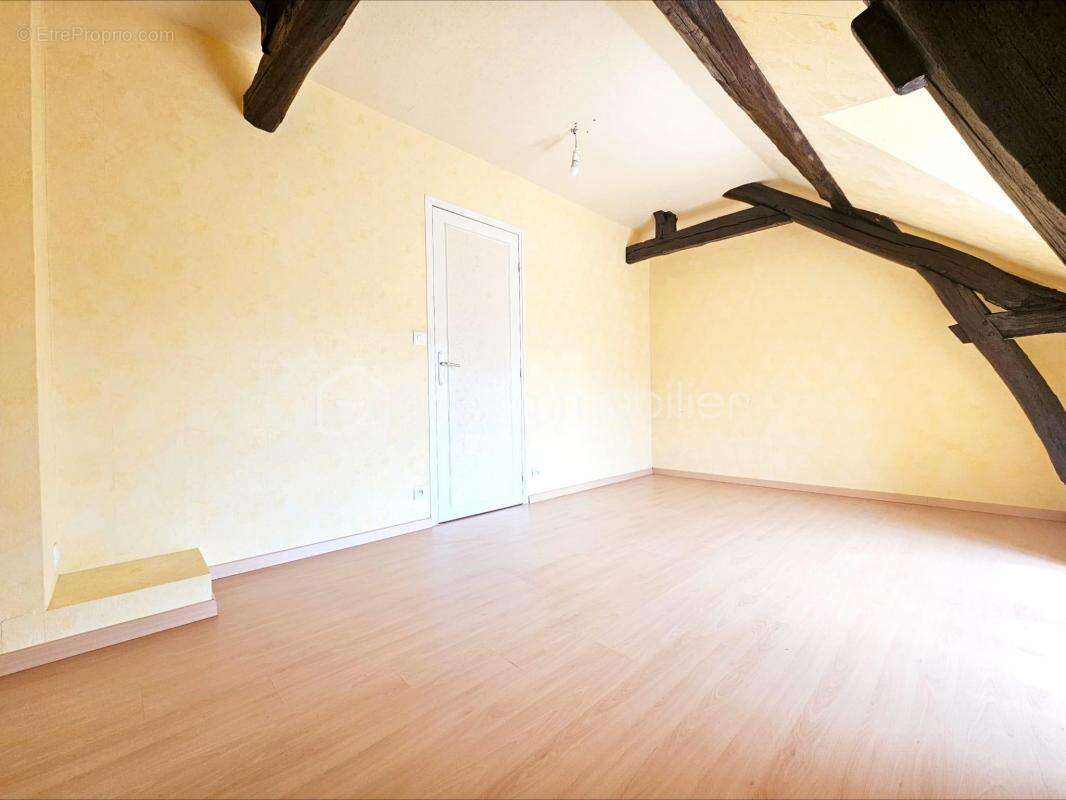 EXCEPTIONNELLE : Charme, espace et fort potentiel - 4 chambres dont une suite parentale - Piscine chauffée - Dépendances aménage - photo 15