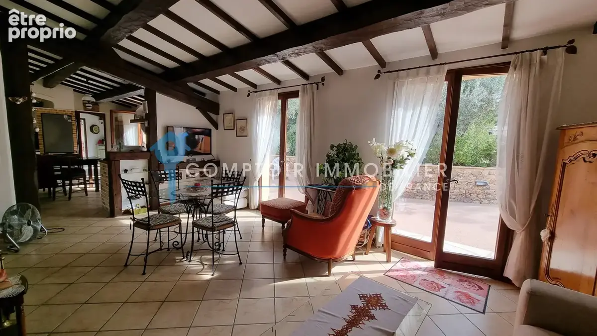 VAR (83) - À VENDRE - FLAYOSC - Villa 3 chambres avec vue dominante sur les collines de Flayosc - photo 7