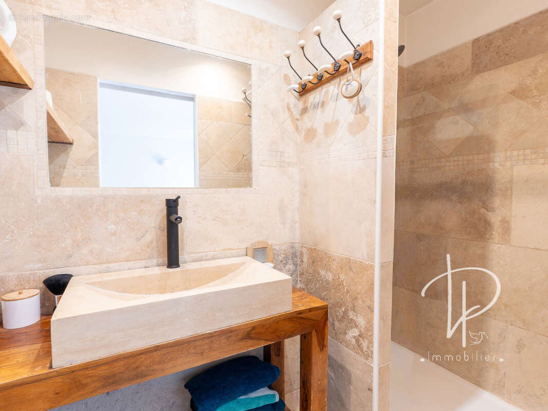 Maison à LA FARE-LES-OLIVIERS