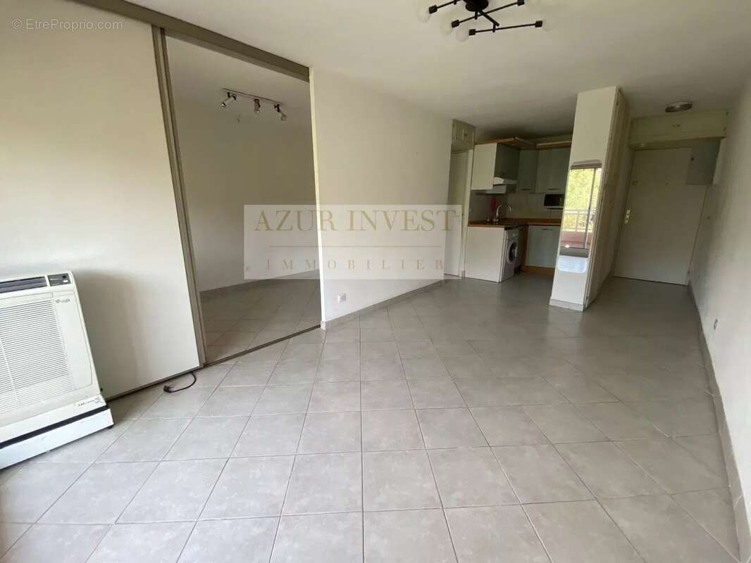 Appartement à ROQUEBRUNE-CAP-MARTIN
