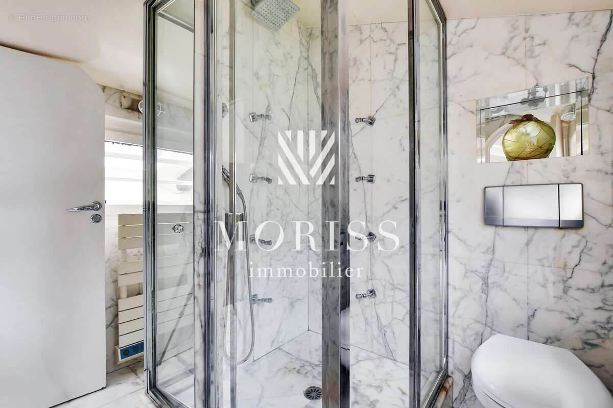 Appartement à PARIS-1E