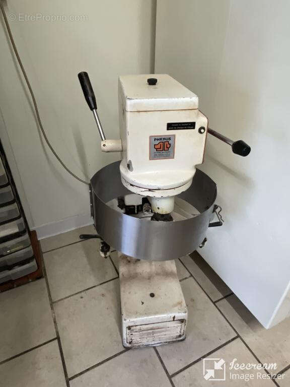 Commerce à MOUANS-SARTOUX