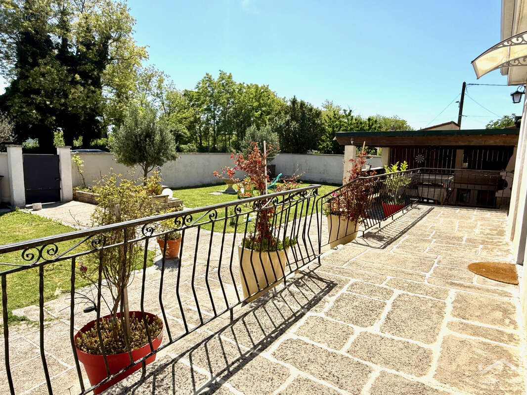 Maison à BOLLENE