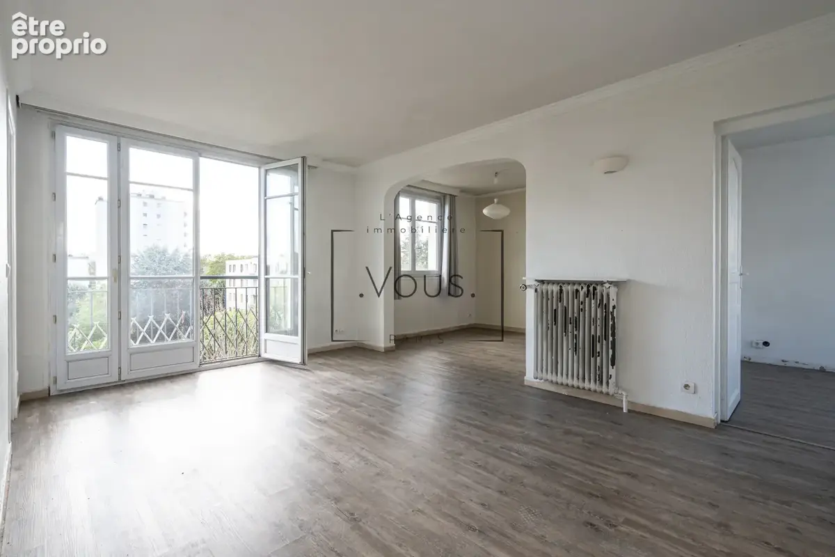 Champigny-sur-Marne   Appartement traversant en triple exposition, 3? étage - photo 2