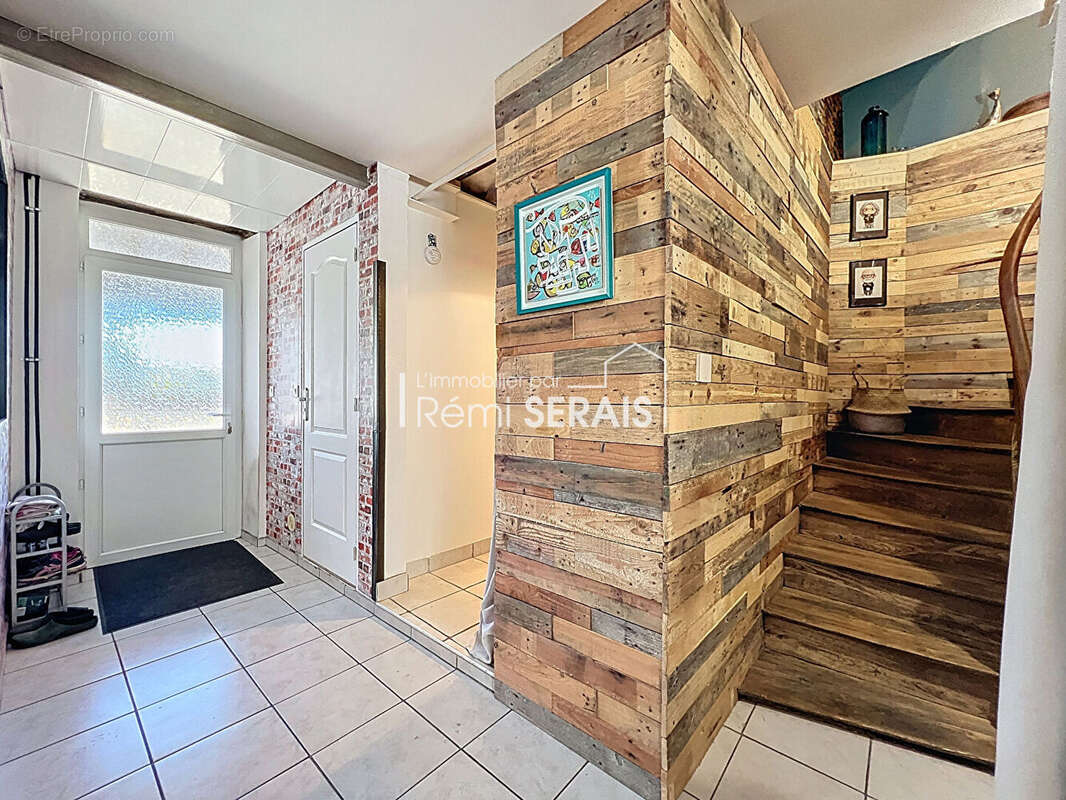 Maison à SAINT-DENIS-DE-MERE