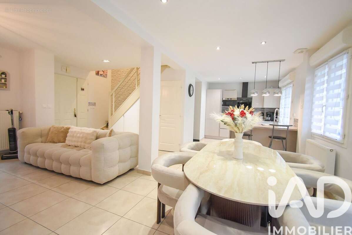 Photo 5 - Maison à COUBRON