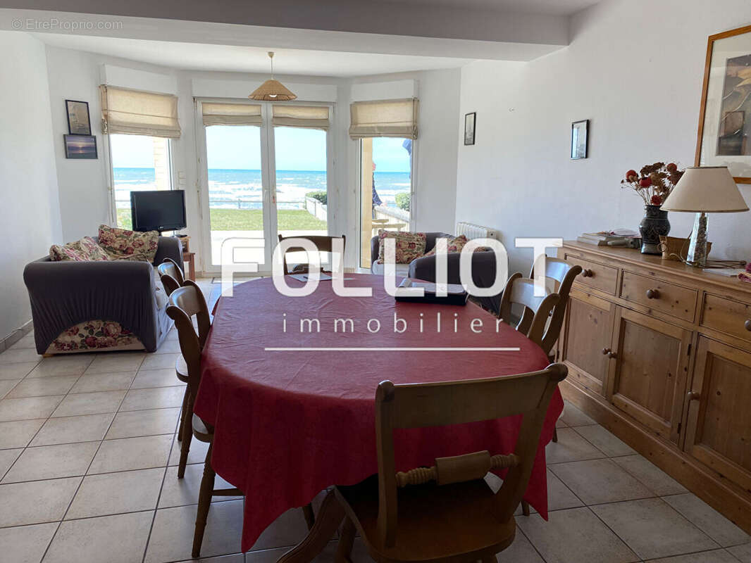 Appartement à SAINT-PAIR-SUR-MER