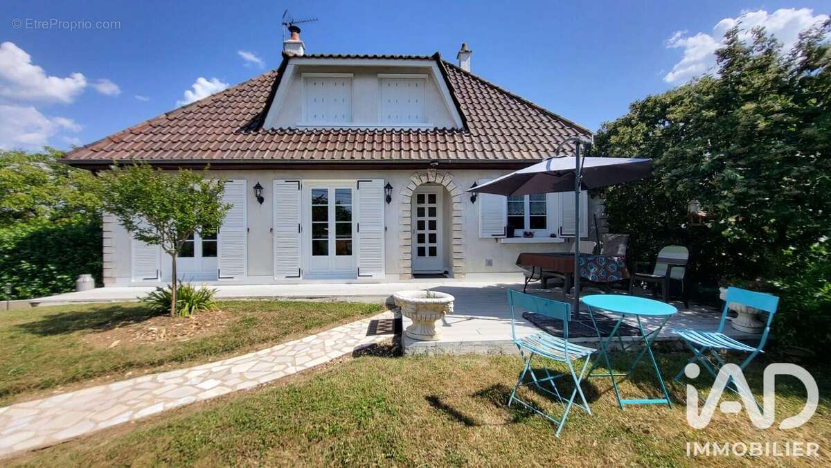 Photo 3 - Maison à CELLETTES