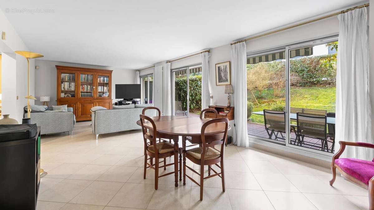Appartement à GARCHES