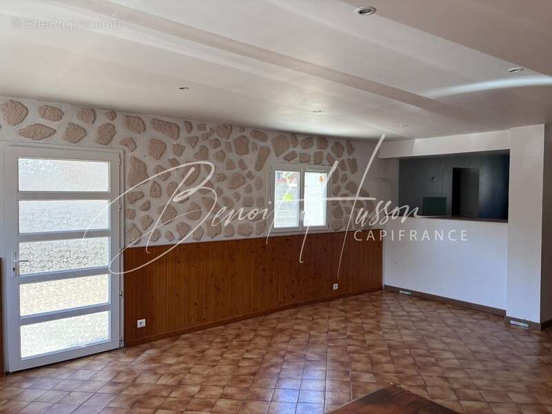 Maison de village T4 de 104m² avec cour extérieure - photo 3