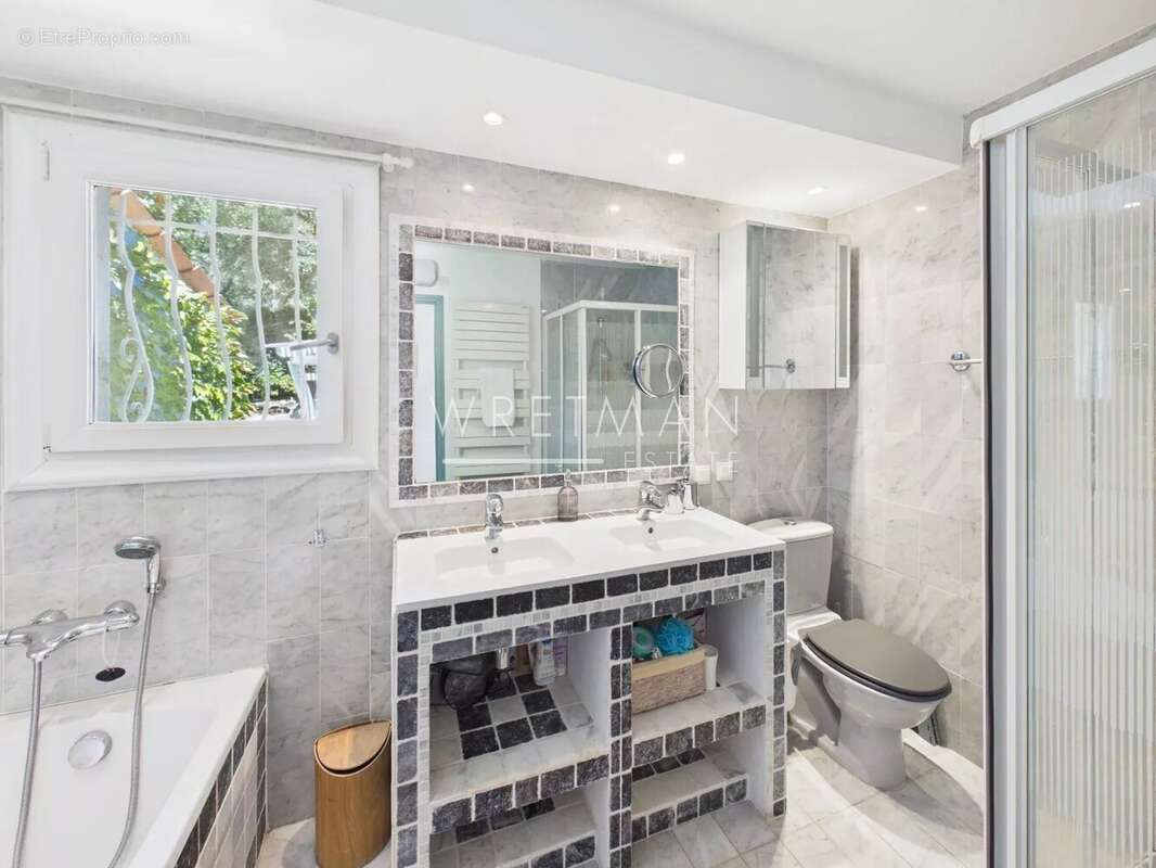 Villa rénovée avec piscine - Callian - photo 17