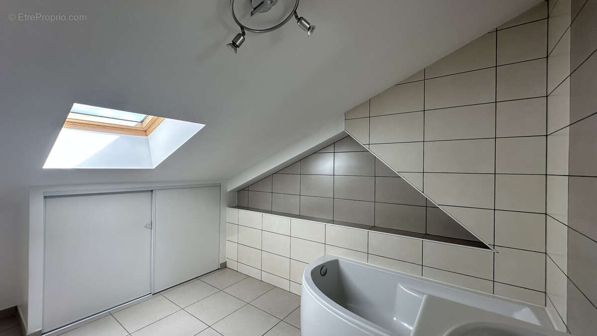 Appartement à L'ARBRESLE