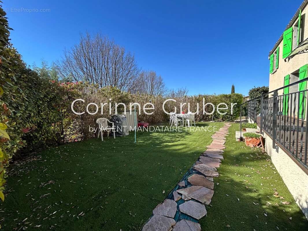 Appartement à MALLEMOISSON