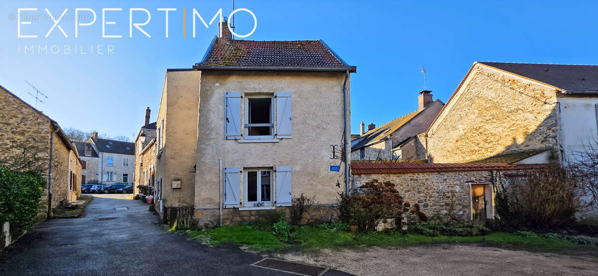 Maison à JANVILLE-SUR-JUINE