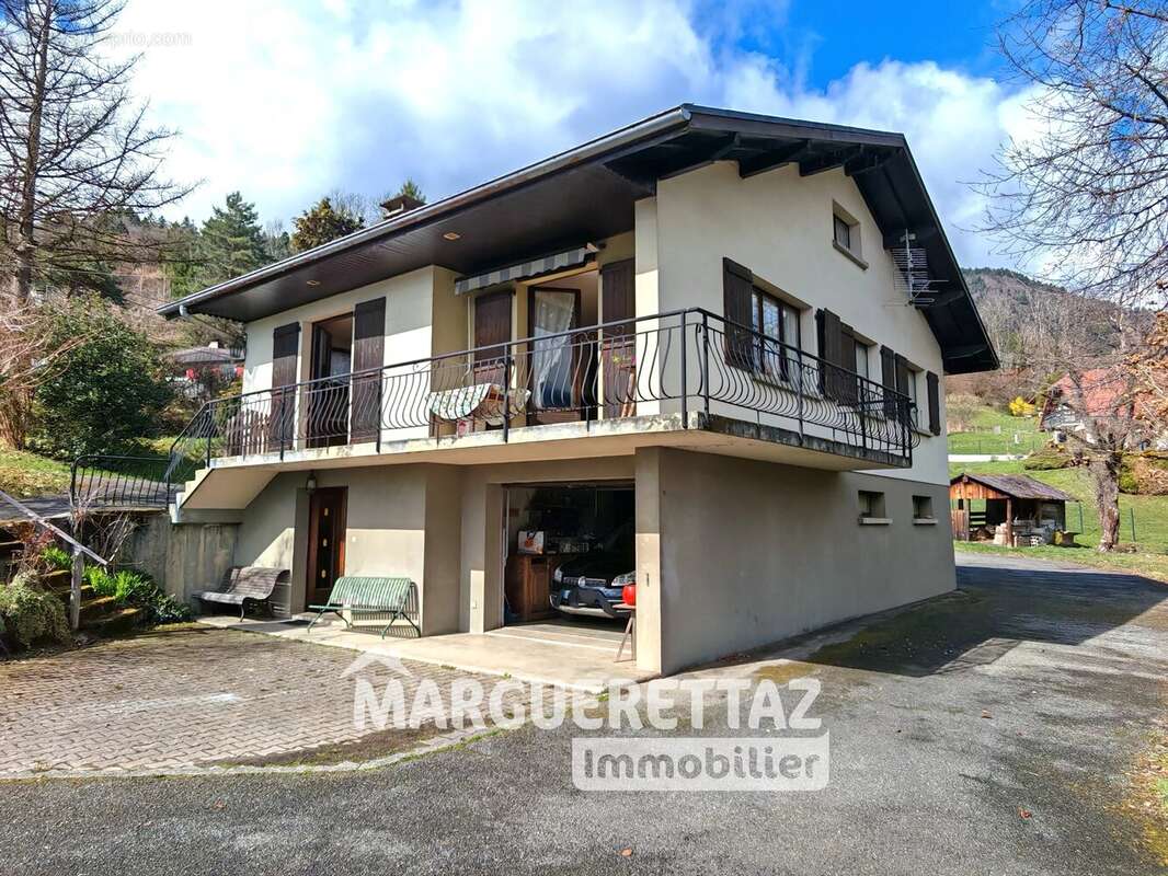 Maison à MARIGNIER