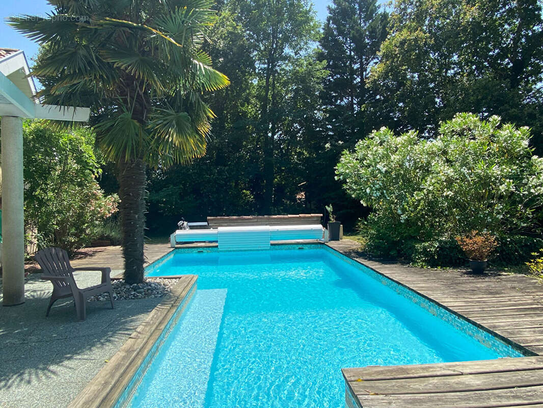 Maison à SAUGNAC-ET-CAMBRAN