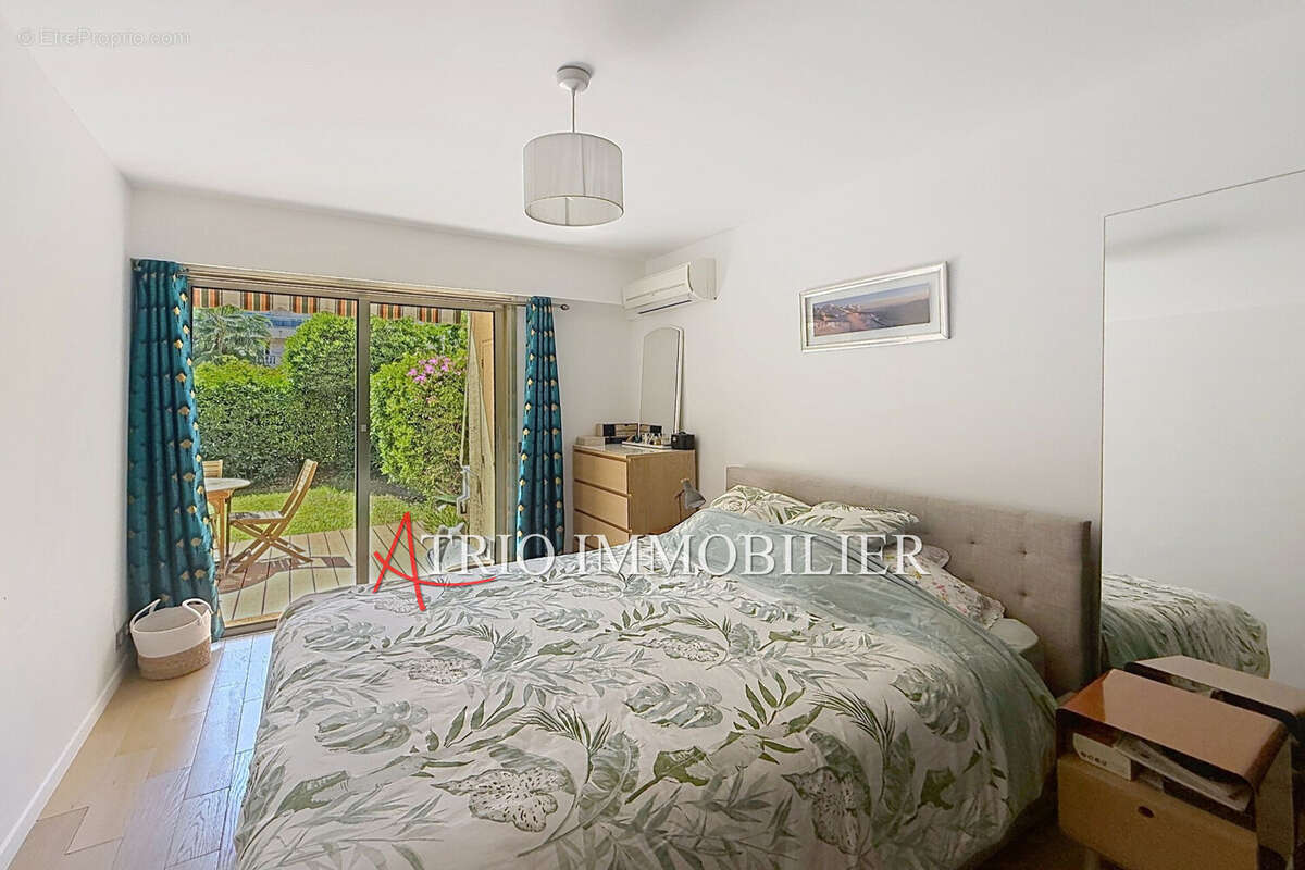 Appartement à SAINT-LAURENT-DU-VAR