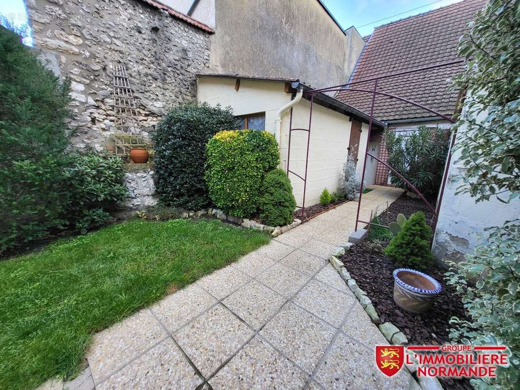 Maison à BONNIERES-SUR-SEINE