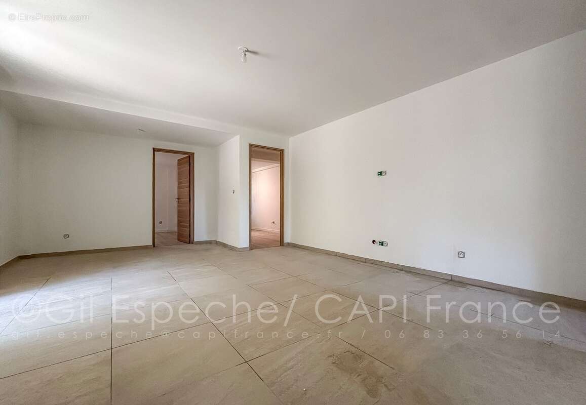 Appartement à vendre 3 pièces Rez-de-Jardin SAINT LAURENT DU VAR (06) - photo 7