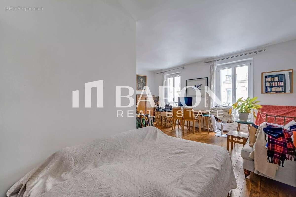 Appartement à PARIS-17E