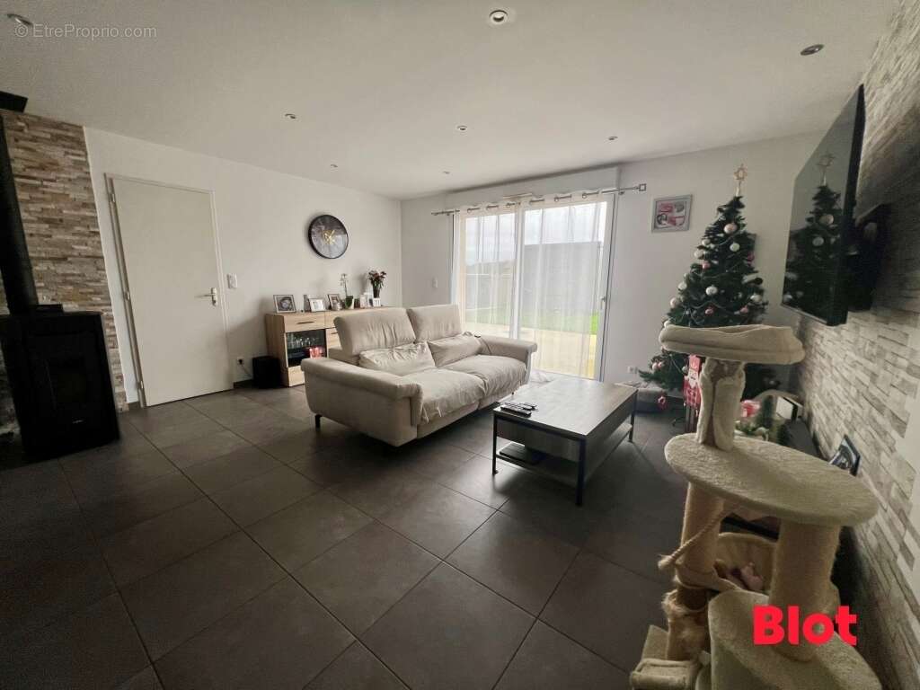 Maison à SAINT-MEEN-LE-GRAND