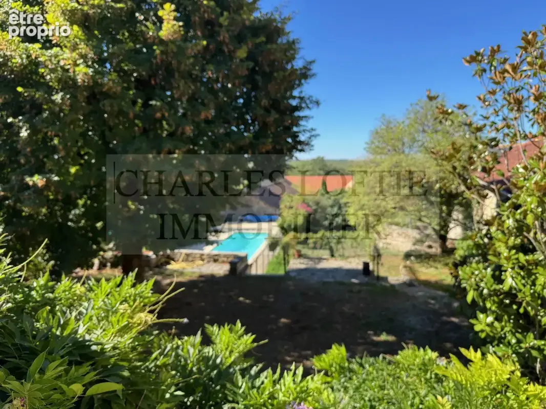 Maison de village spacieuse en pierre, grange et piscine dans jardin clos. - photo 18