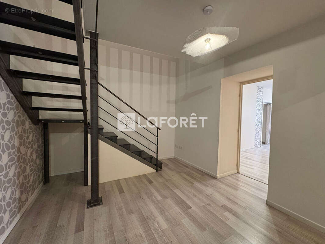 Appartement à PEZILLA-LA-RIVIERE