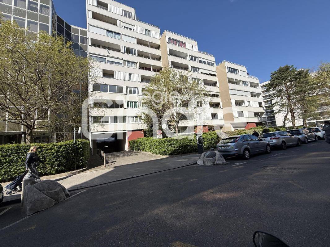 Parking à VILLEURBANNE