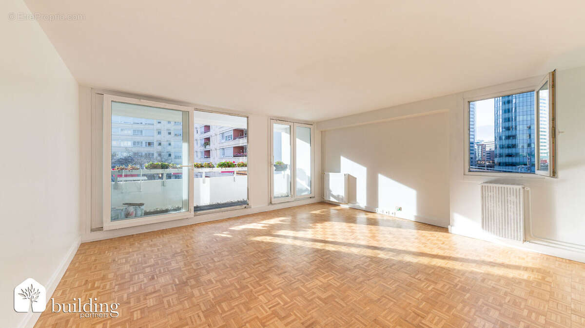 Appartement à COURBEVOIE