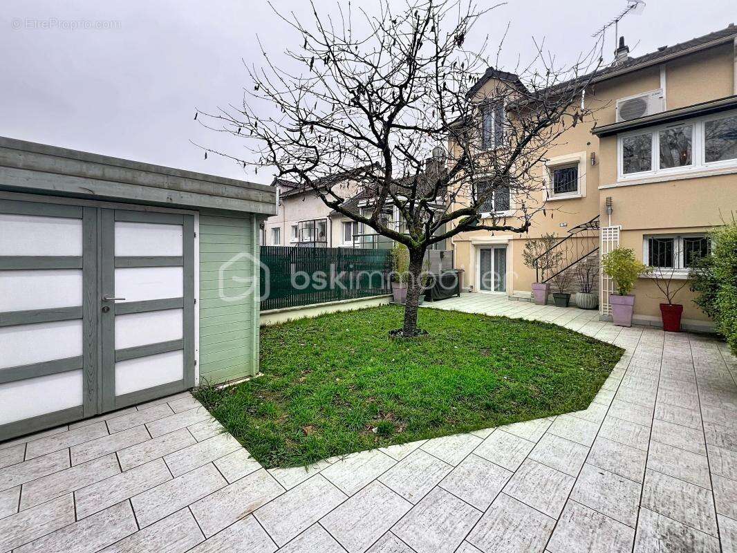 Maison à VIGNEUX-SUR-SEINE