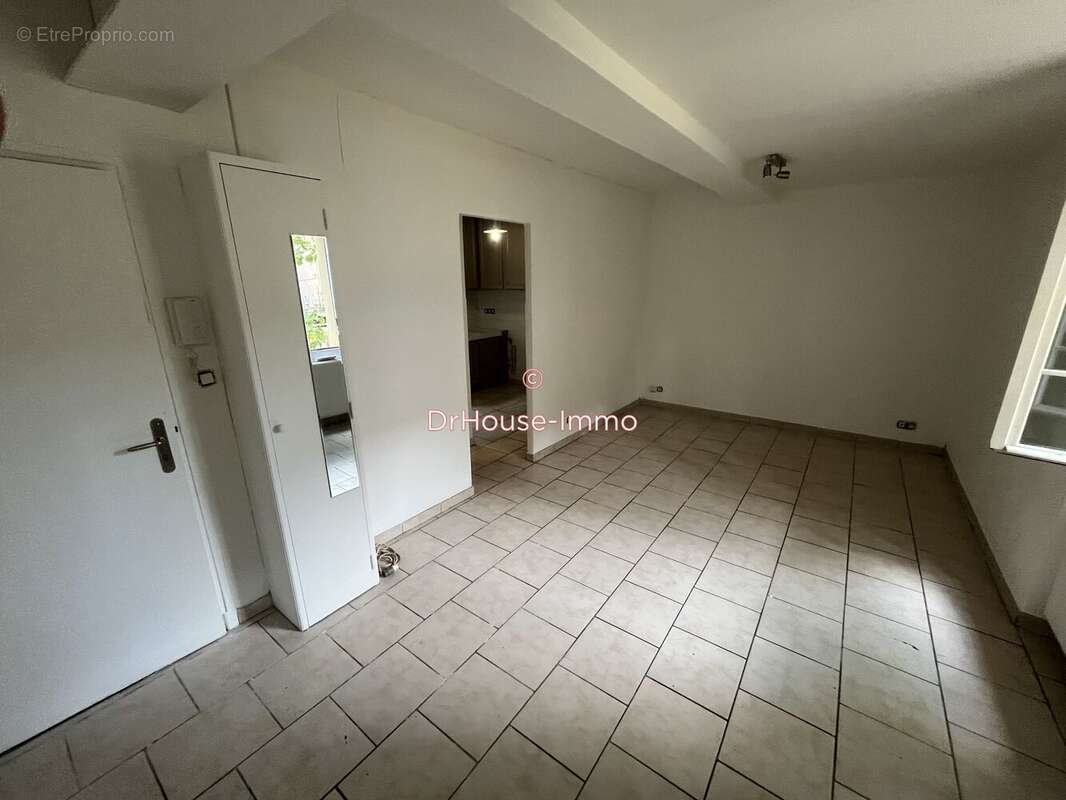 Appartement 200 m² à La Seyne-Sur-Mer  - photo 3