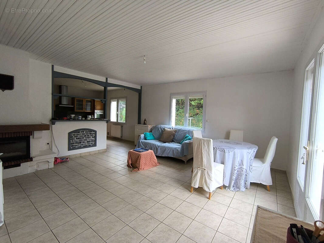 Maison à COMMEQUIERS