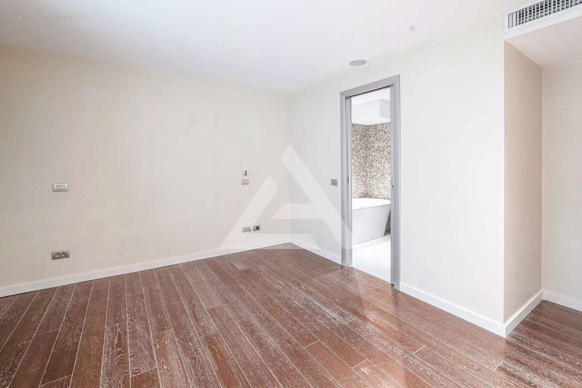 Appartement à ROQUEBRUNE-CAP-MARTIN