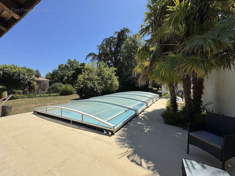 Magnifique moulin avec une piscine, des bois, verger, prairie et piscine couverte- pas des voisins proches - photo 3