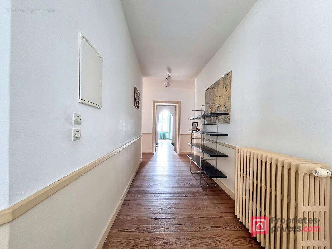 Maison à MAEL-CARHAIX