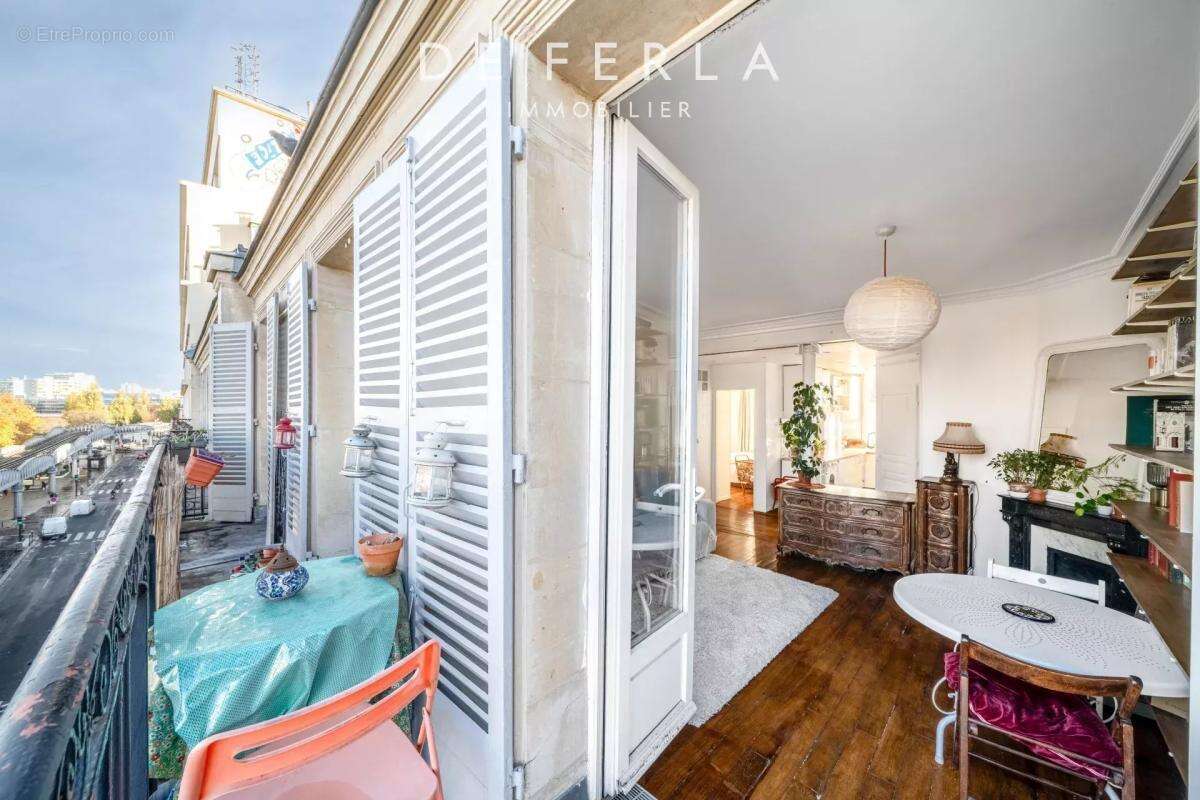 Appartement à PARIS-10E