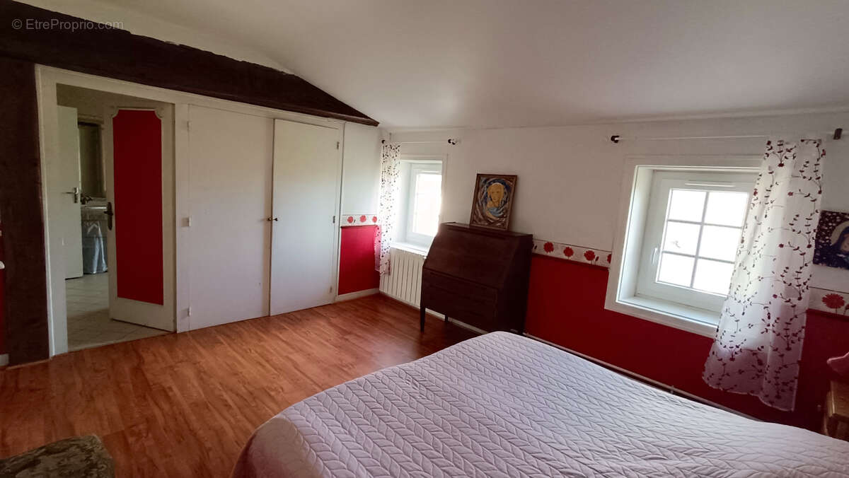 Maison à VILLARS-EN-PONS