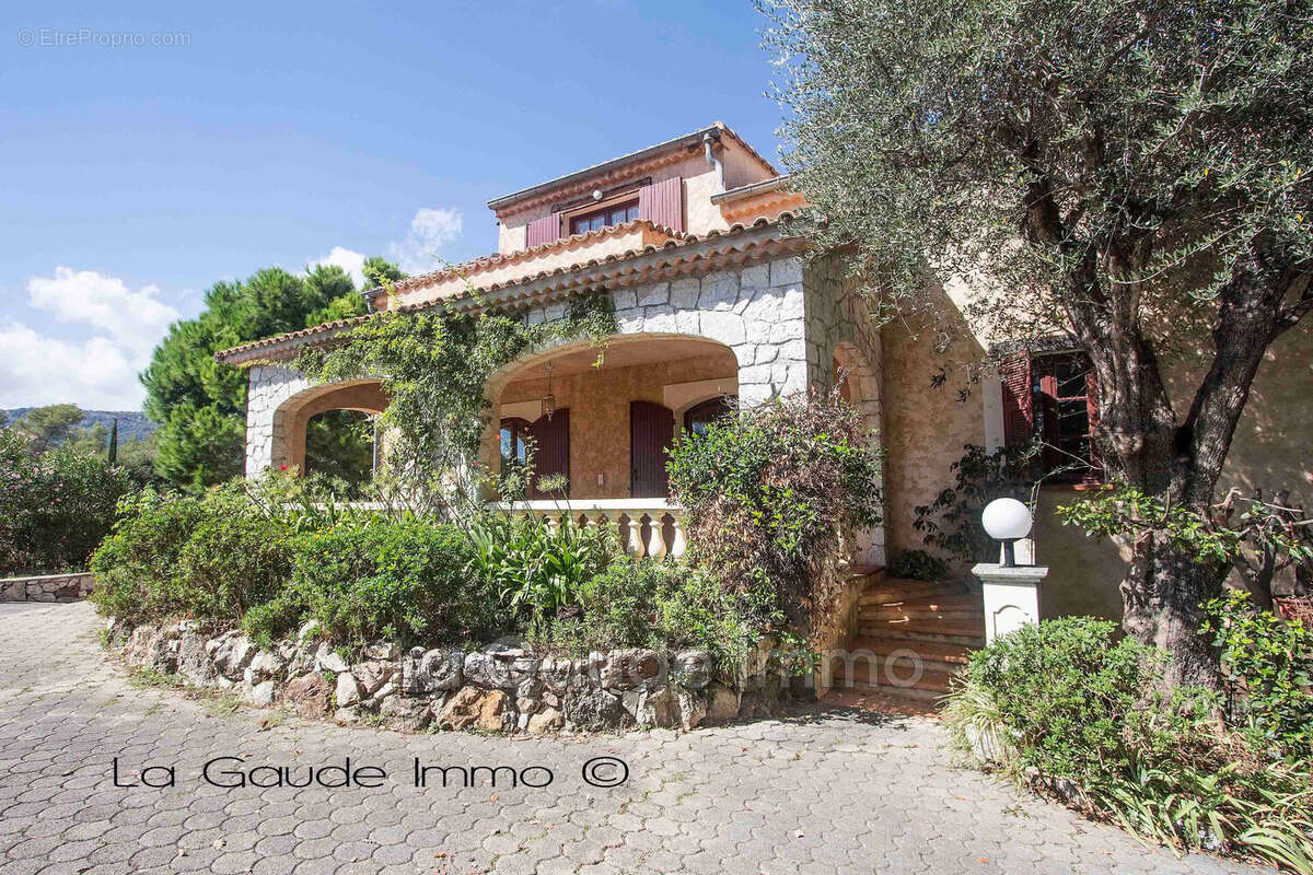 Maison à LA GAUDE